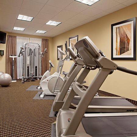 Holiday Inn Express Pembroke By Ihg Buitenkant foto