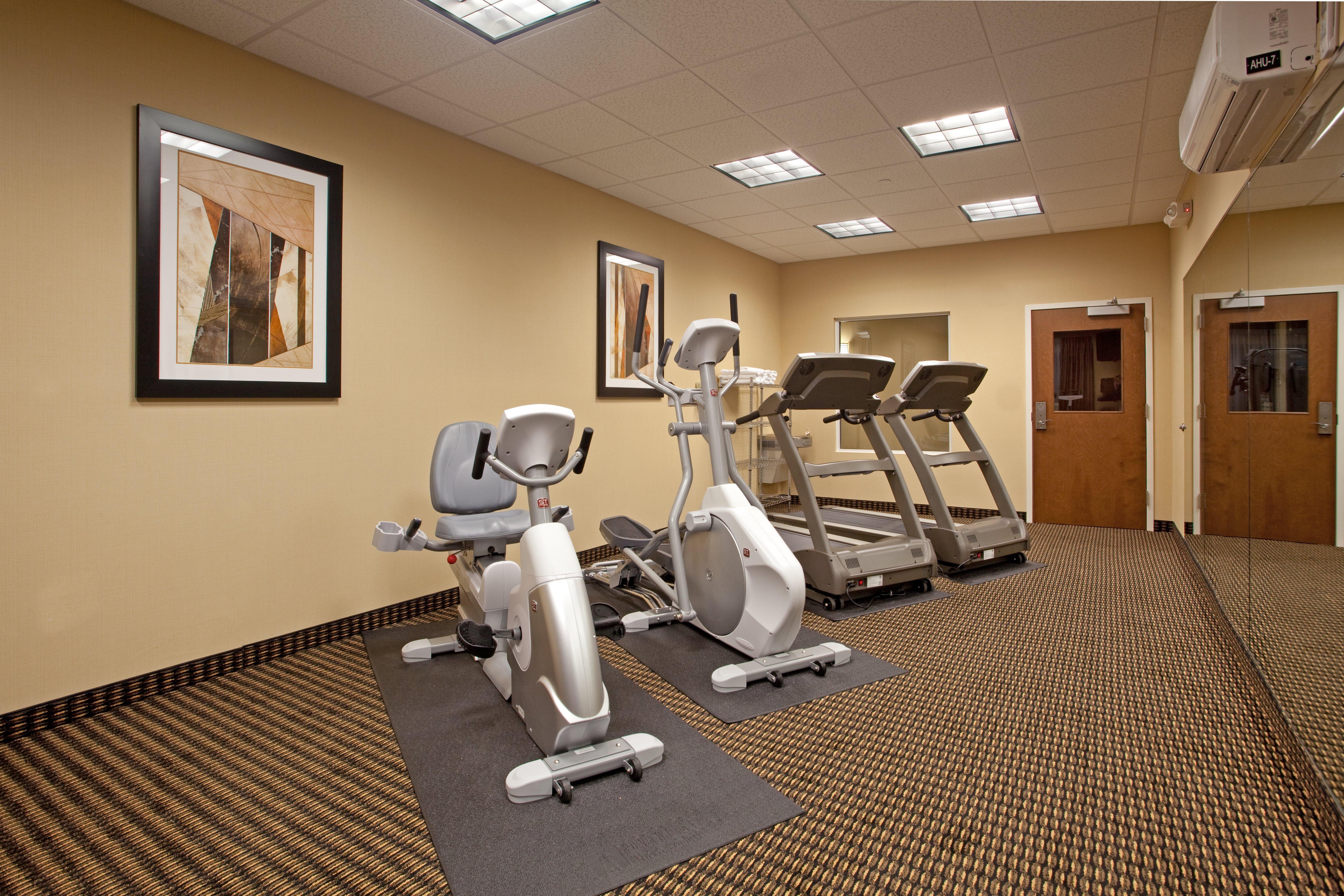 Holiday Inn Express Pembroke By Ihg Buitenkant foto