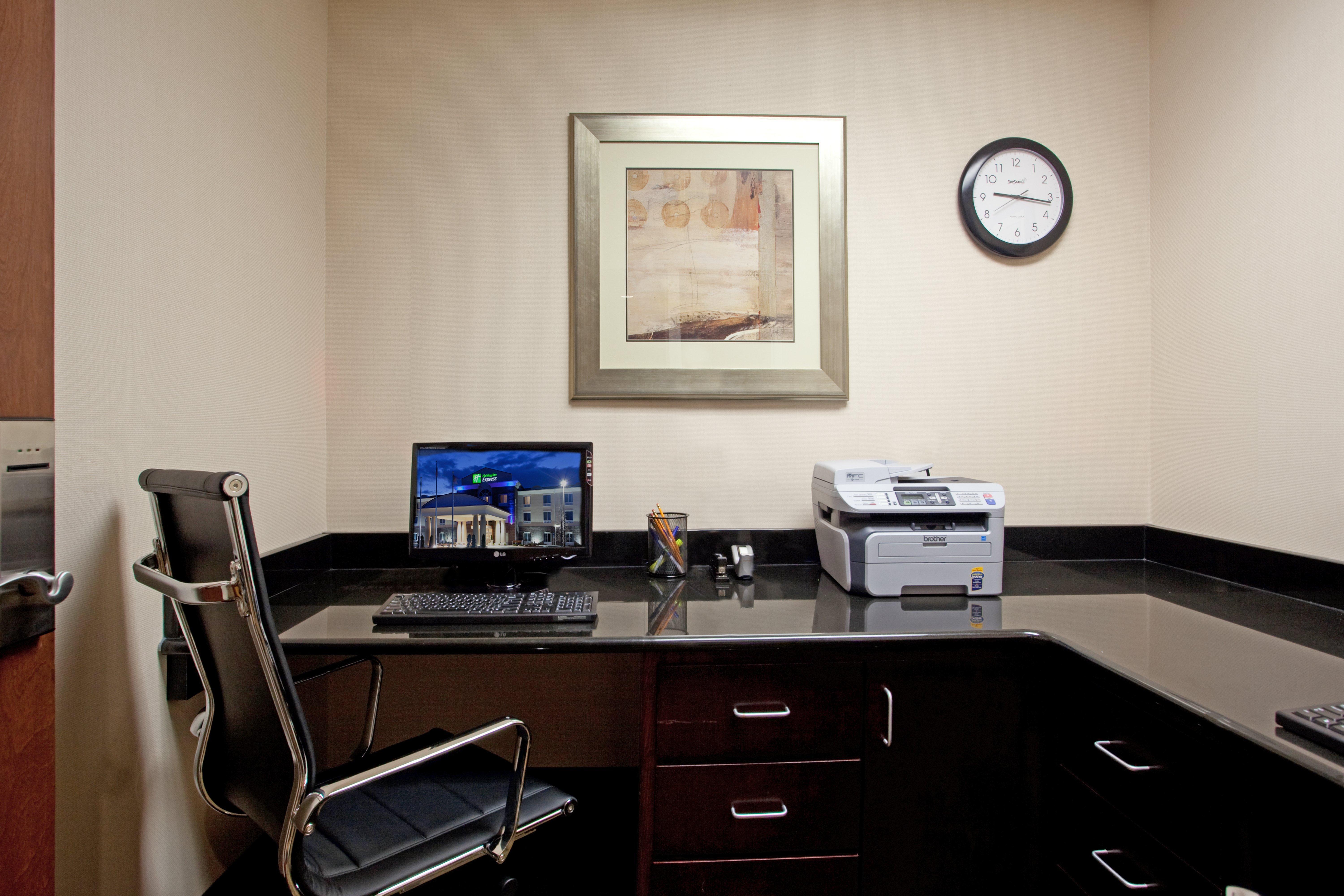 Holiday Inn Express Pembroke By Ihg Buitenkant foto