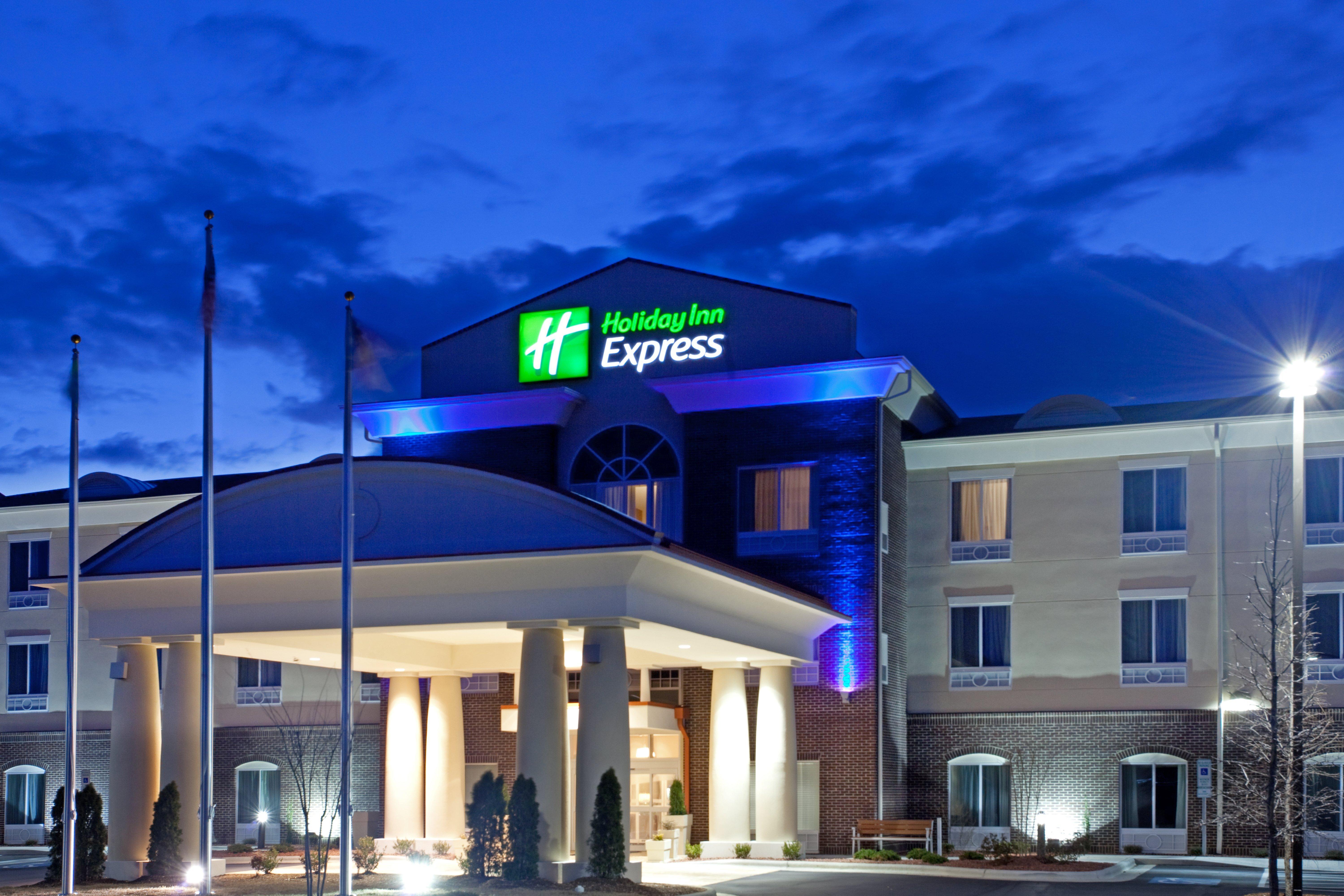 Holiday Inn Express Pembroke By Ihg Buitenkant foto