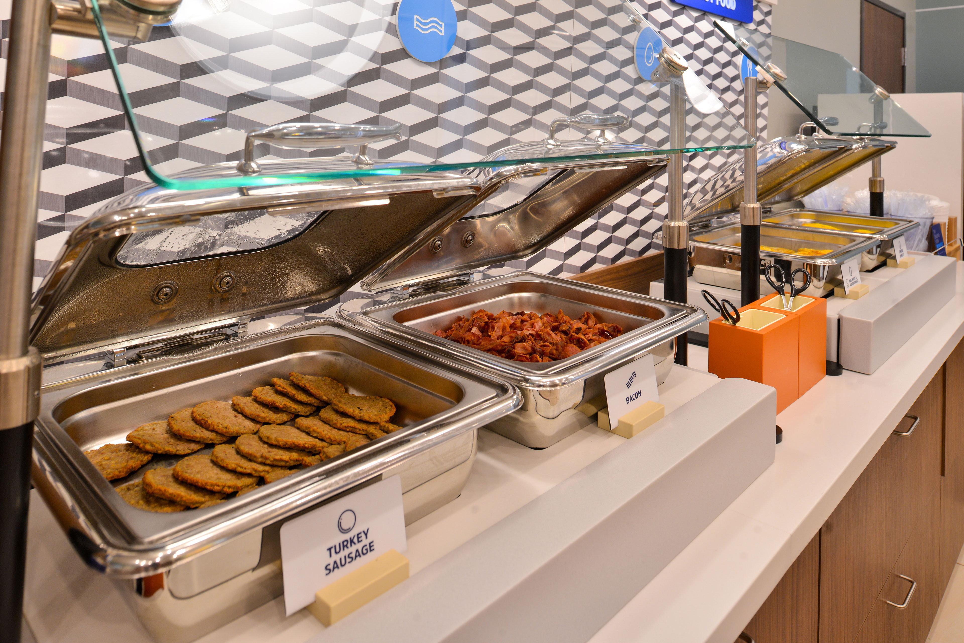 Holiday Inn Express Pembroke By Ihg Buitenkant foto