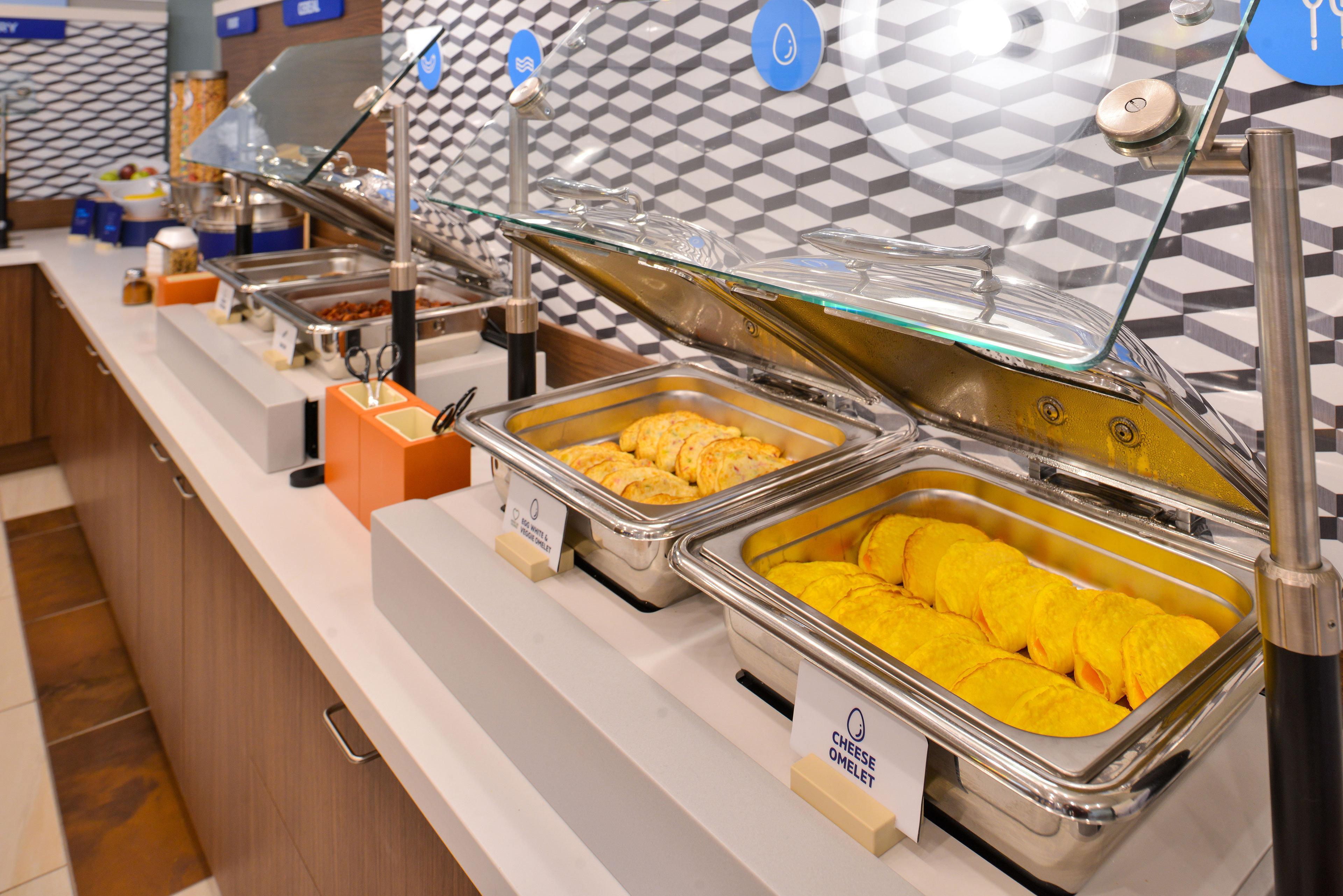 Holiday Inn Express Pembroke By Ihg Buitenkant foto