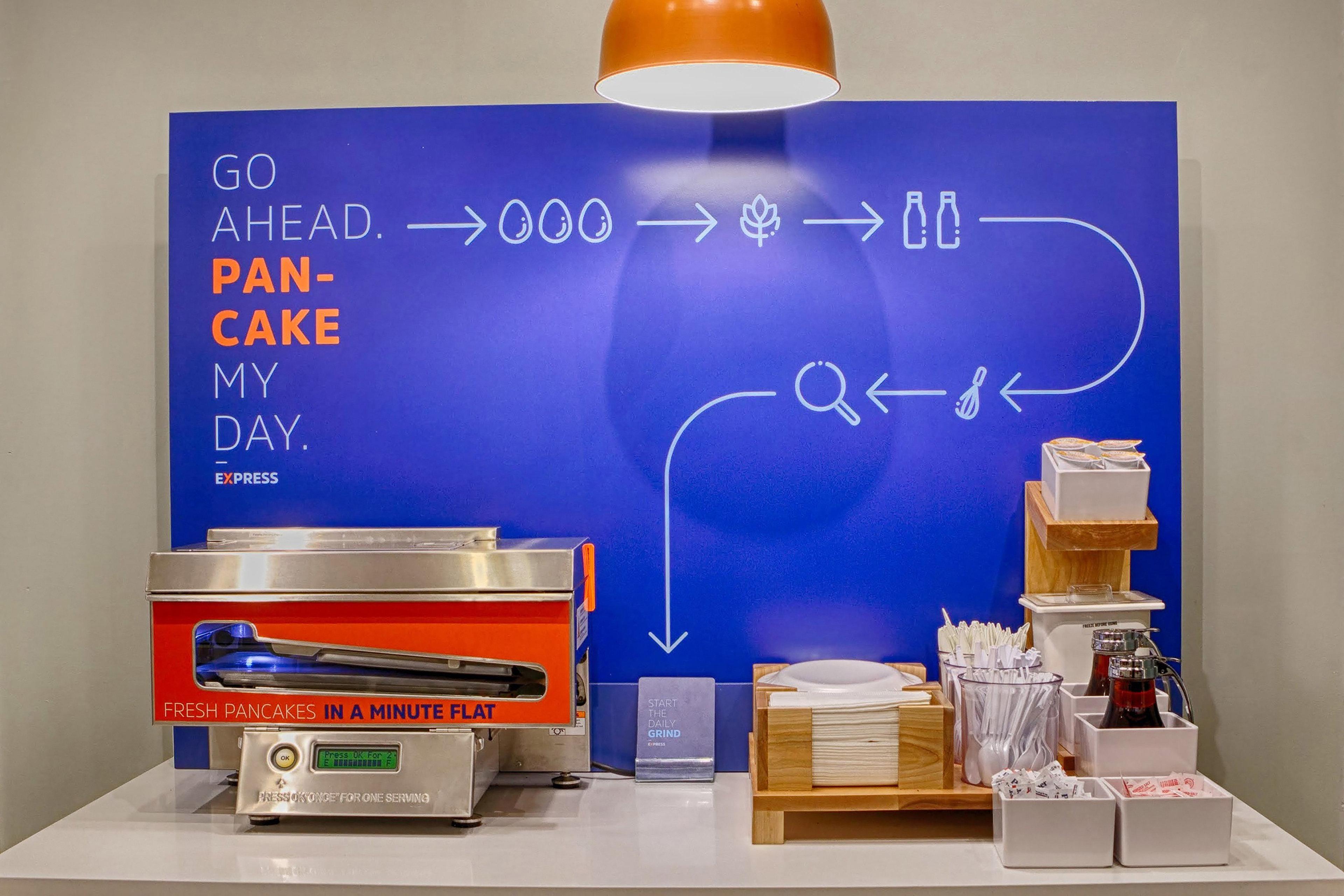 Holiday Inn Express Pembroke By Ihg Buitenkant foto
