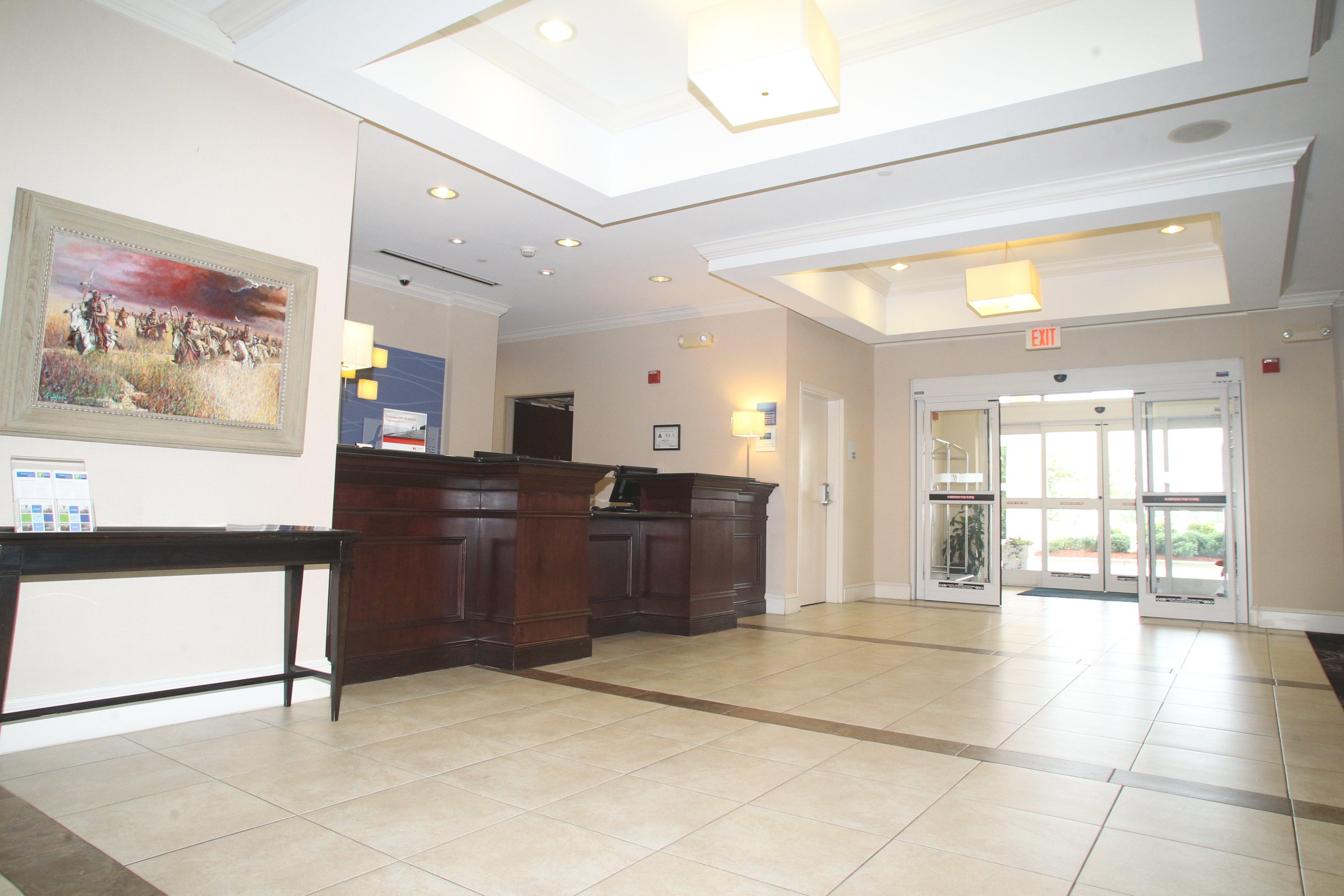 Holiday Inn Express Pembroke By Ihg Buitenkant foto