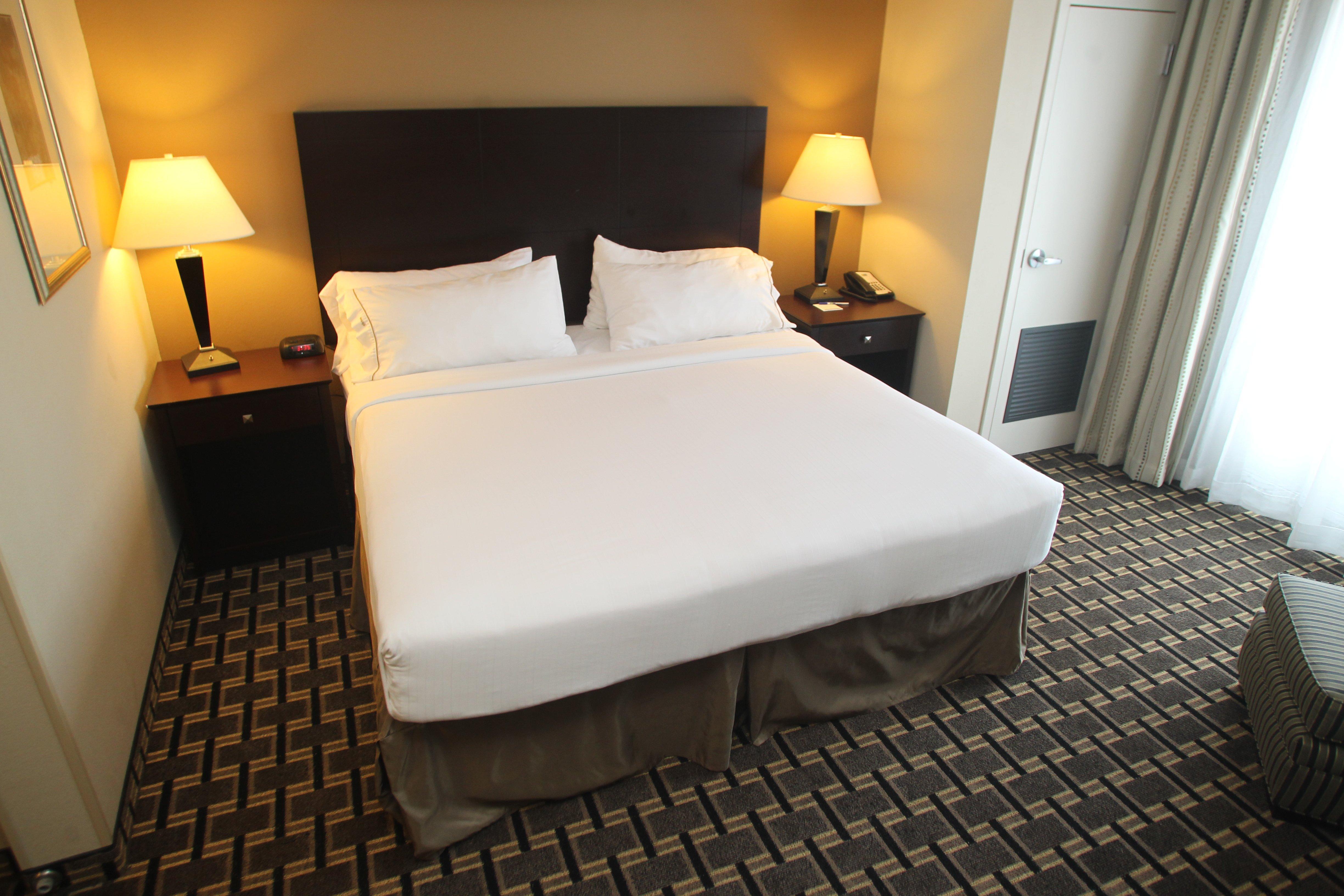 Holiday Inn Express Pembroke By Ihg Buitenkant foto