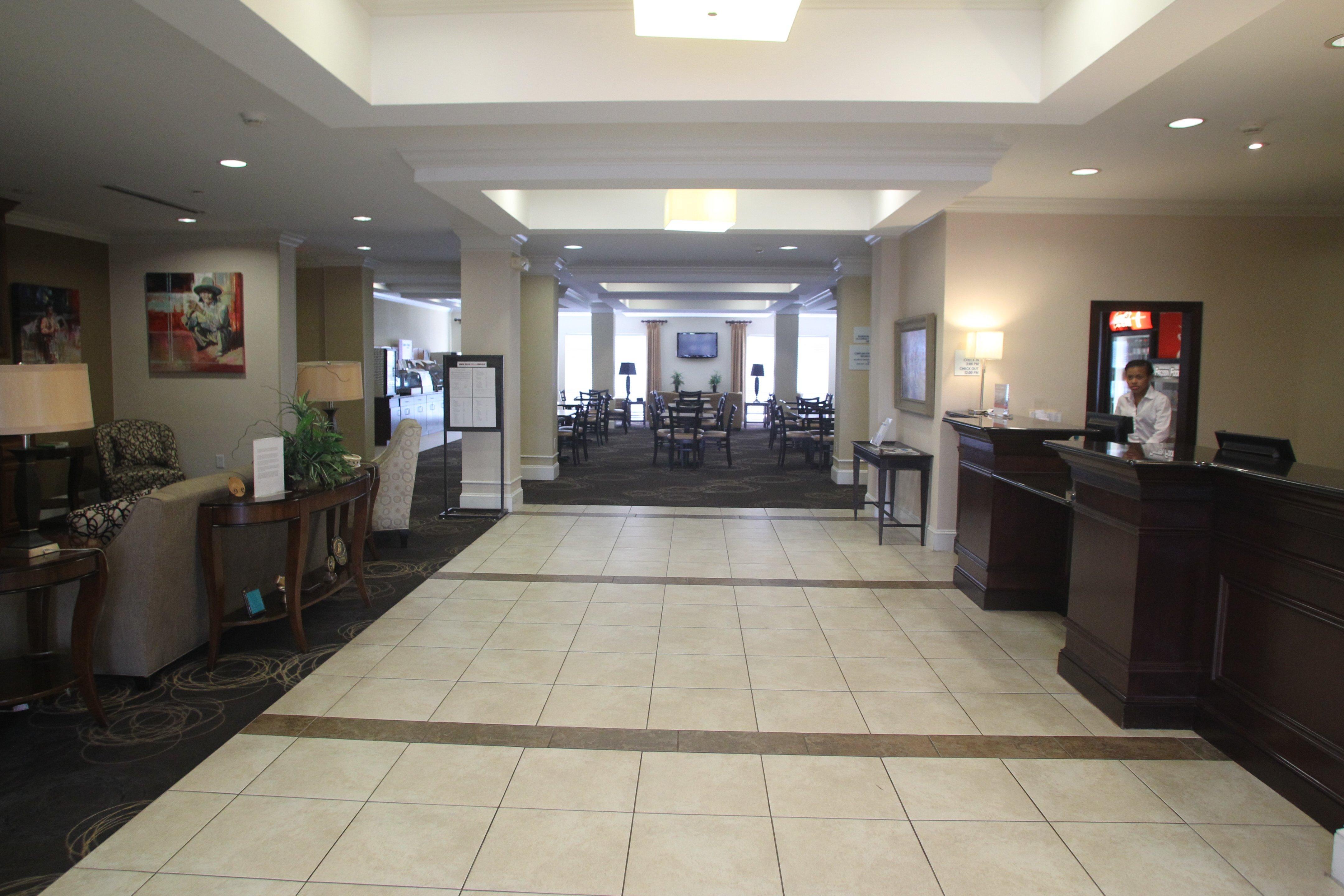 Holiday Inn Express Pembroke By Ihg Buitenkant foto