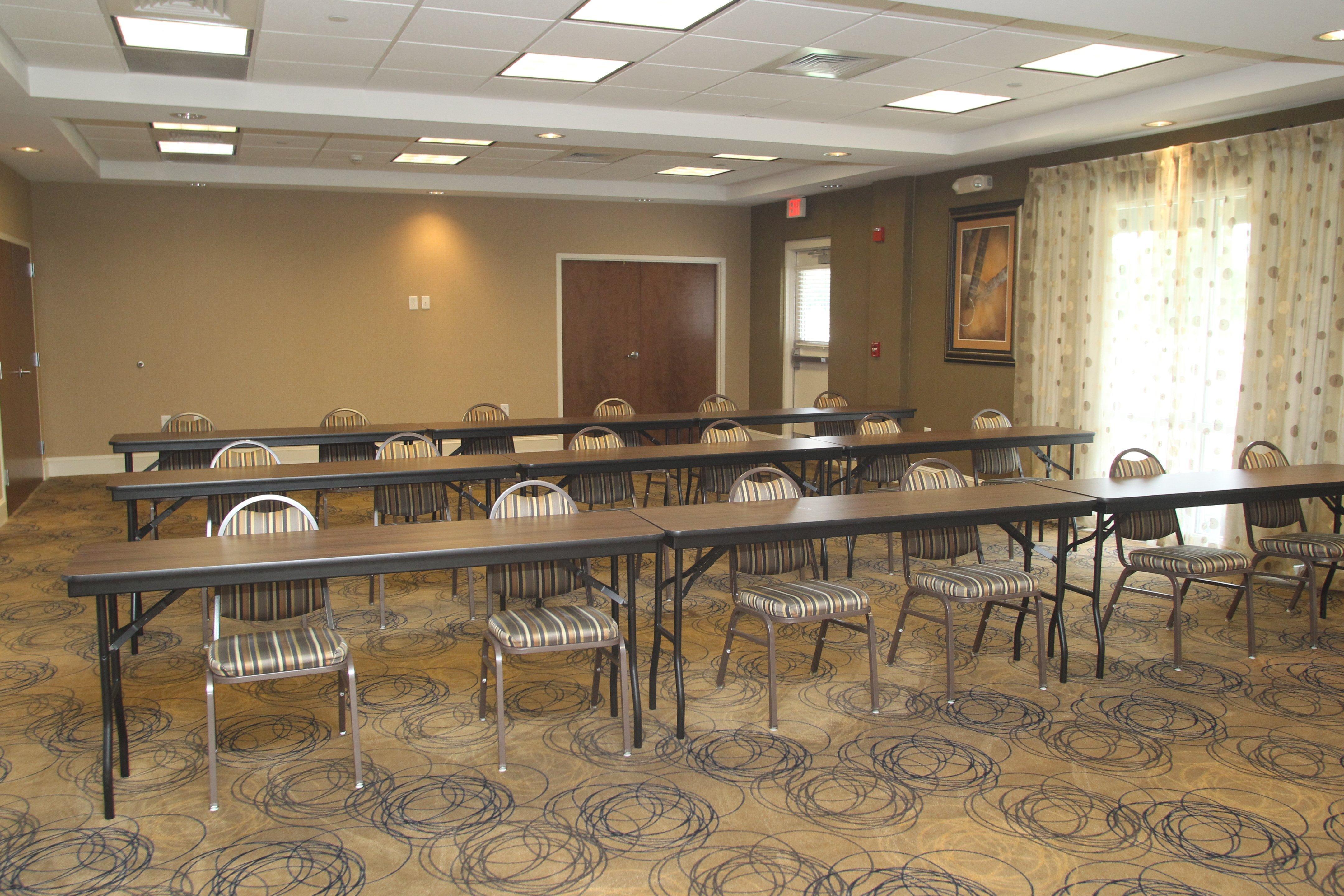 Holiday Inn Express Pembroke By Ihg Buitenkant foto