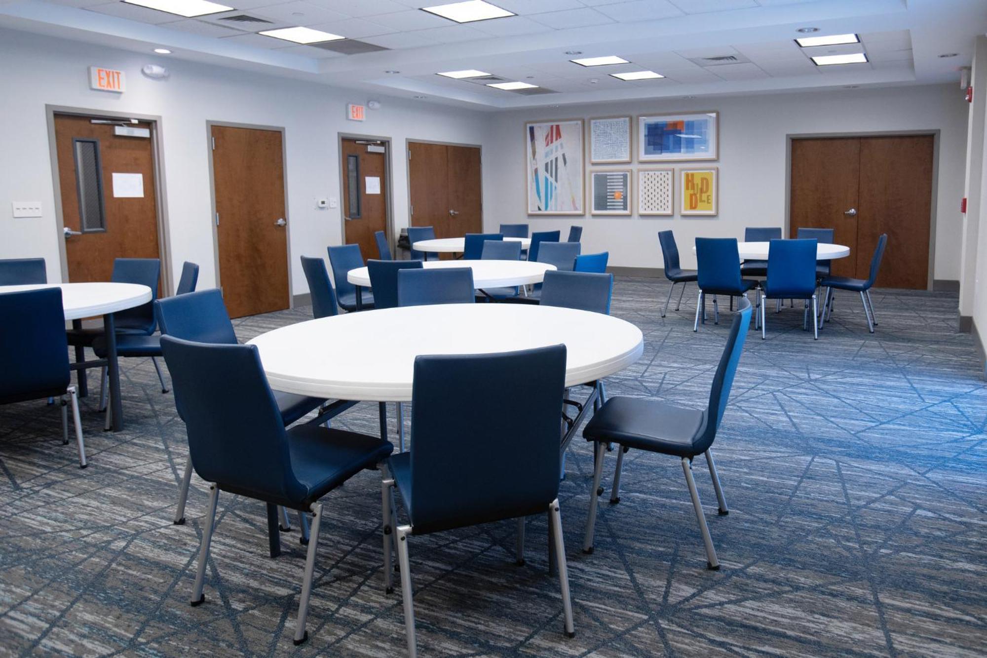 Holiday Inn Express Pembroke By Ihg Buitenkant foto
